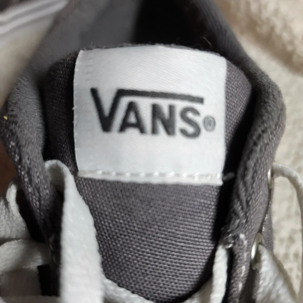 VANS  Pewter Gray Canvas Sneakers Shoes Youth Size 5 Lace Up Comfort